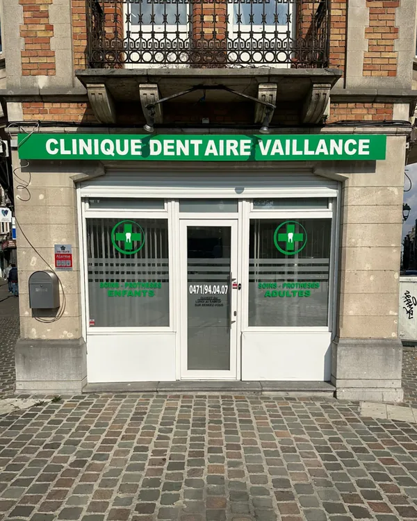Façade de la Clinique Dentaire Vaillance, Rue du Village à Anderlecht